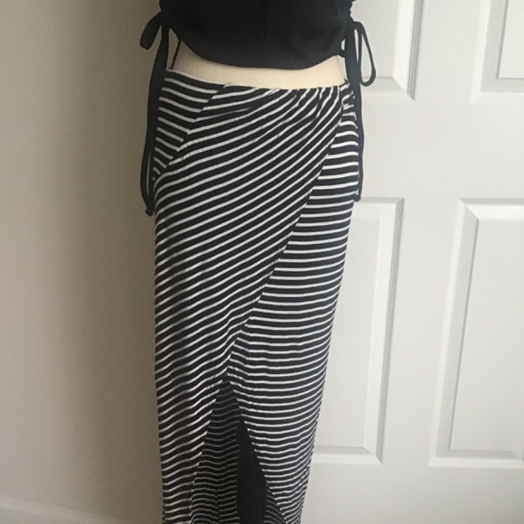 Gorgeous euc black, white Mid stripe slit skirt - Picture 3 of 7